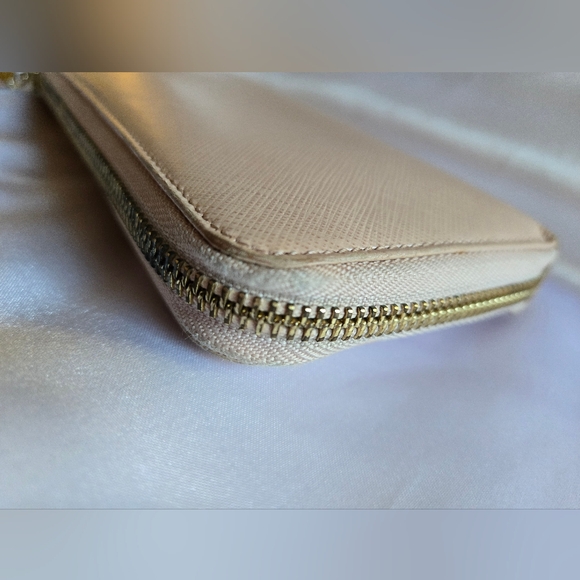 Salvatore Ferragamo Miss Vara Bow 3/4 Zip Leather Wallet - Picture 7 of 16